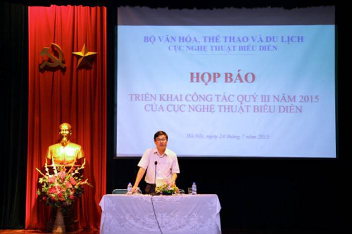 Phó cục trưởng Cục Nghệ thuật biểu diễn Phạm Đình Thắng phát biểu tại buổi họp báo